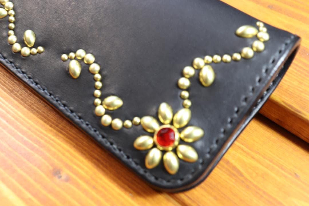 ☆フラワー　スタッズロングウォレット　☆