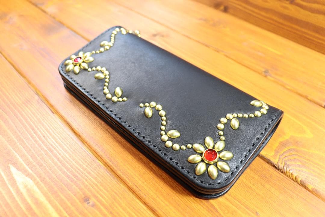 ☆フラワー　スタッズロングウォレット　☆