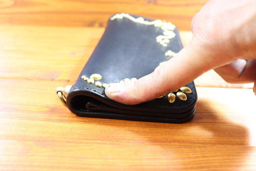 ☆フラワー　スタッズロングウォレット　☆