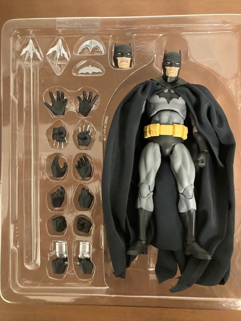 マフェックス 126 MAFEX BATMAN HUSH BLACK Ver