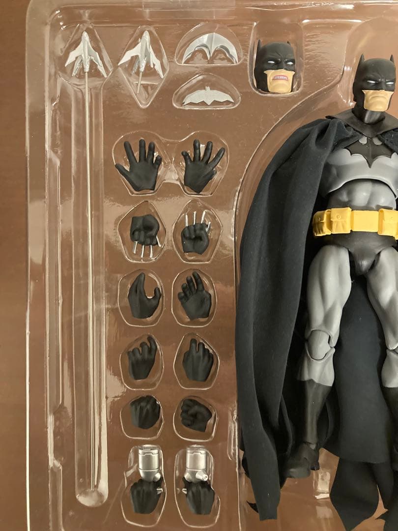 マフェックス 126 MAFEX BATMAN HUSH BLACK Ver