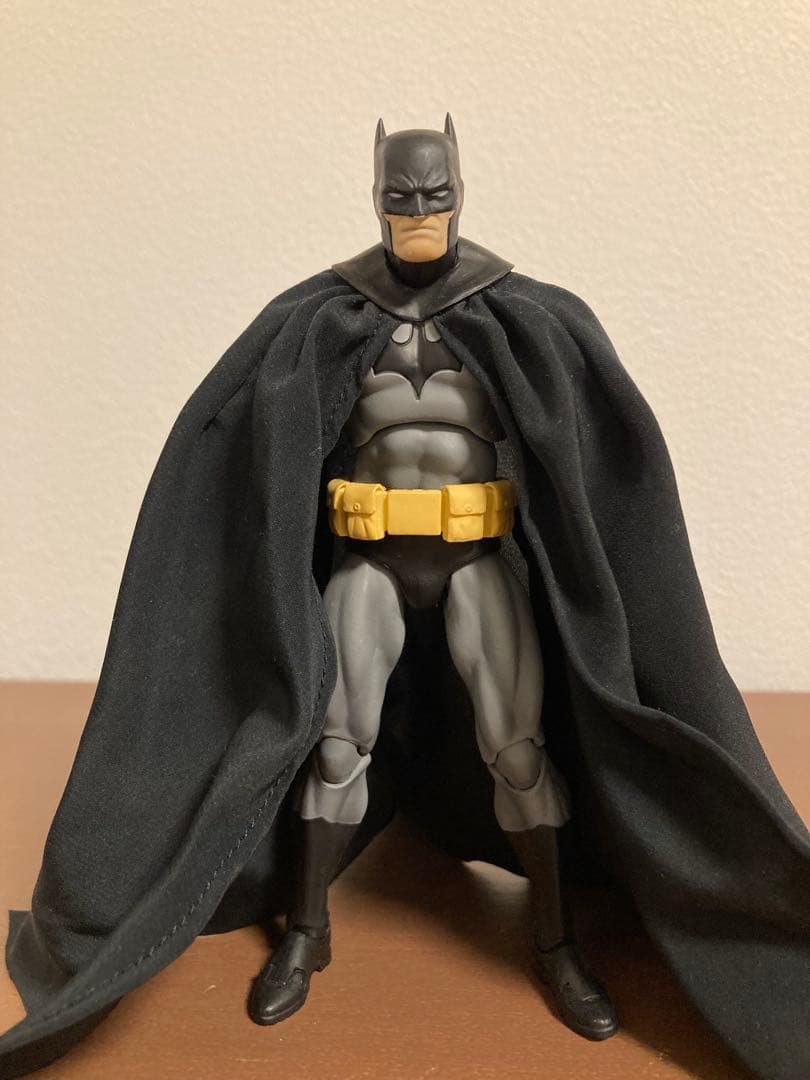 マフェックス 126 MAFEX BATMAN HUSH BLACK Ver