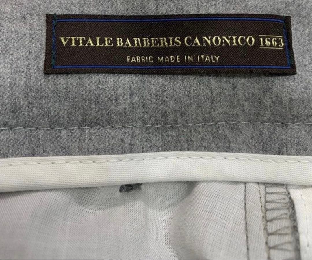 グレー プリーツ スラックス 調整可能ベルト付き