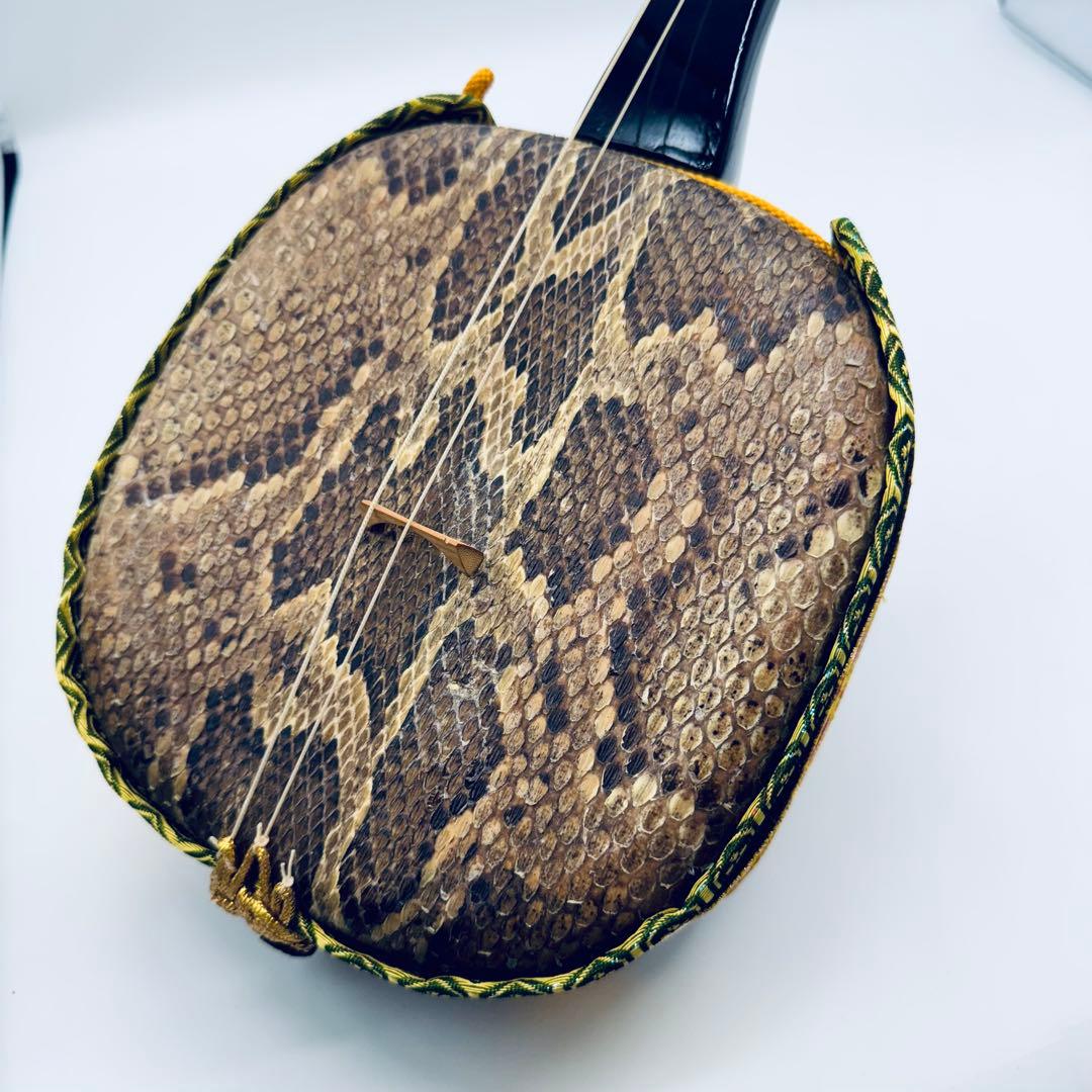 三線 本皮使用 蛇皮張り 沖縄伝統楽器　収納袋・木箱付　現状品　ジャンク