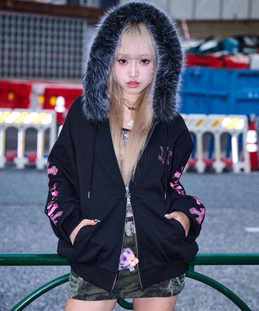 Miさん専用A'GEM/9 × .kom エンジェルファー付きジップパーカー