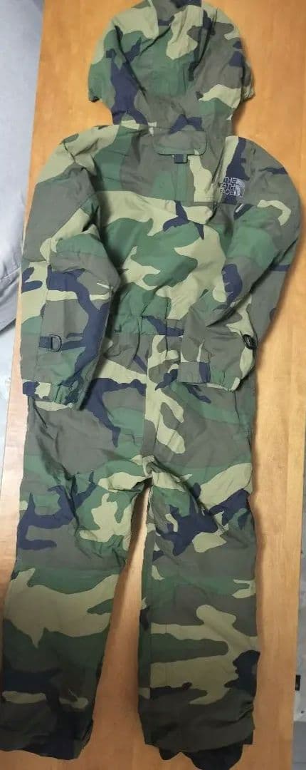 ス*ー様 THE NORTH FACE 迷彩スキーウェア 110センチ（NYJ1