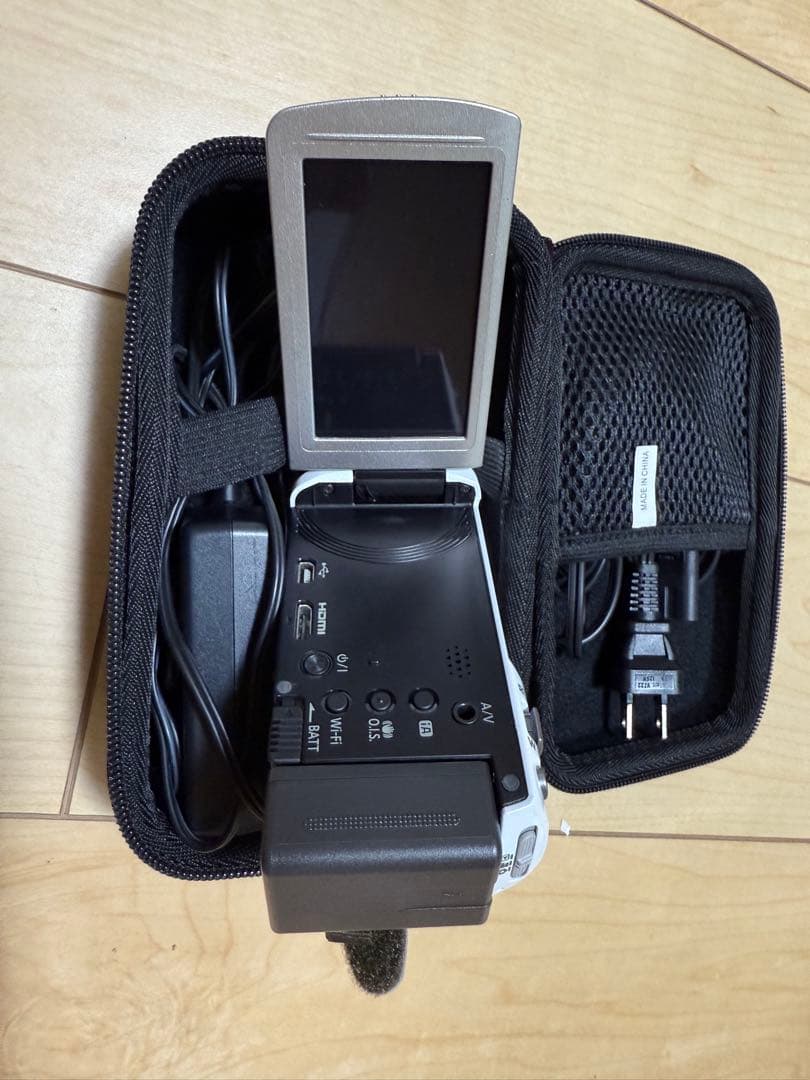 Panasonic HC-V520M ホワイト ビデオカメラ