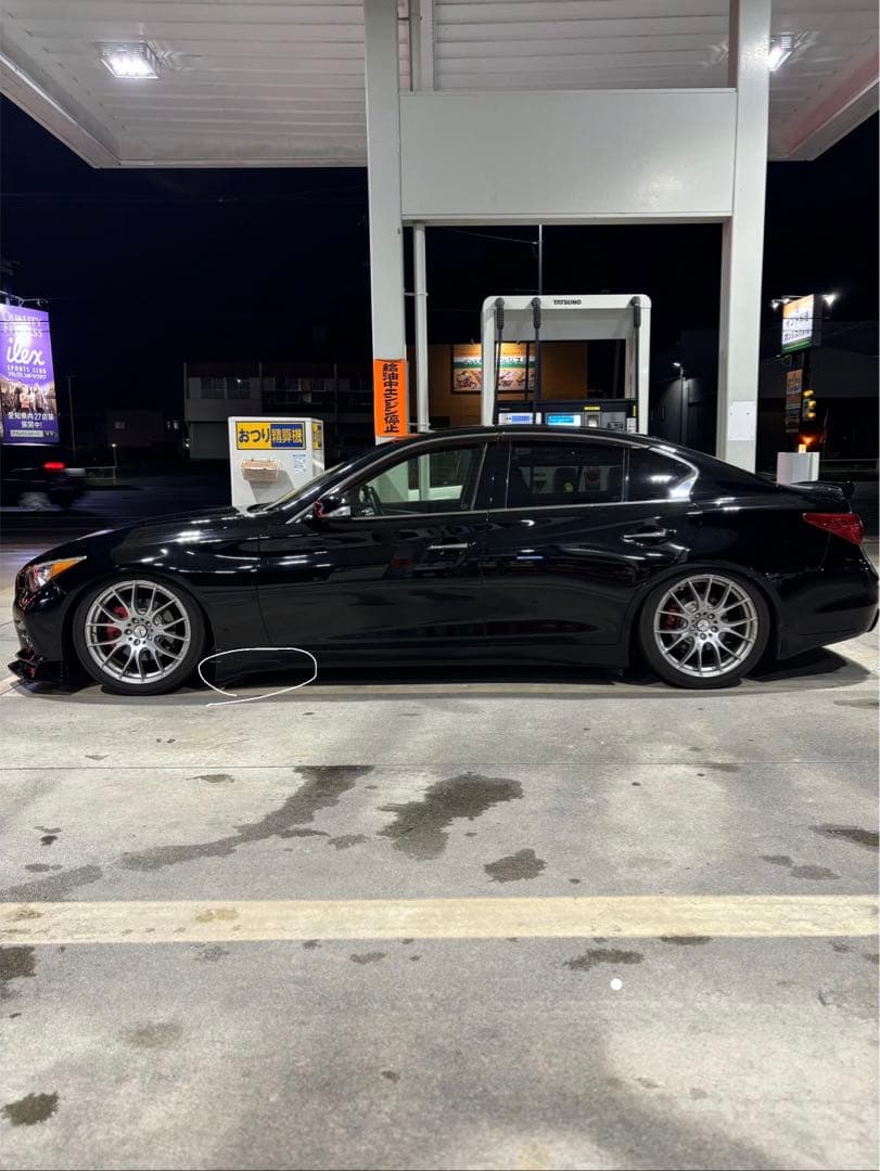 v37スカイラインフロント用マッドガード