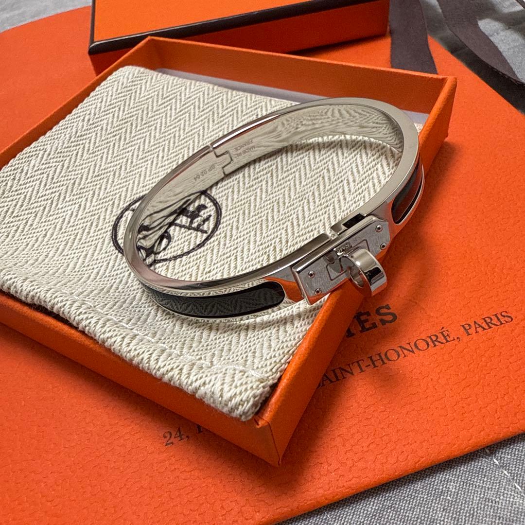 moca⭐︎新品未使用エナメルブレスレット 《ミニ・クリック・ケリー》