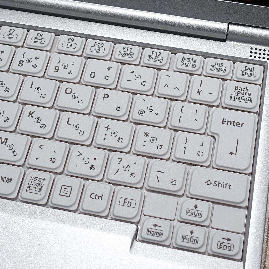 超高速ＳＳＤ換装✨美品の軽量モバイル✨第８世代コアｉ５✨ノートパソコン✨️日本製