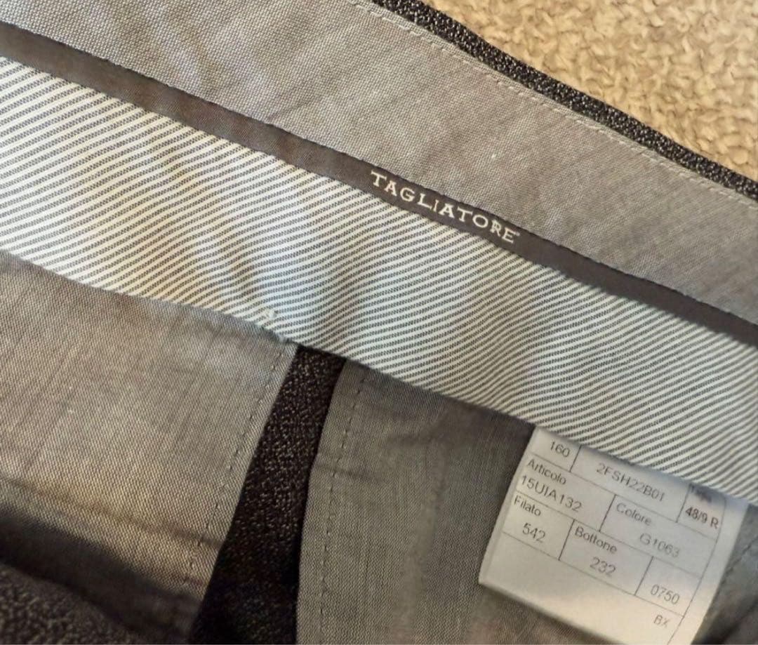 さらに本日最終値下げ！極美品　タリアトーレ セットアップ スーツ