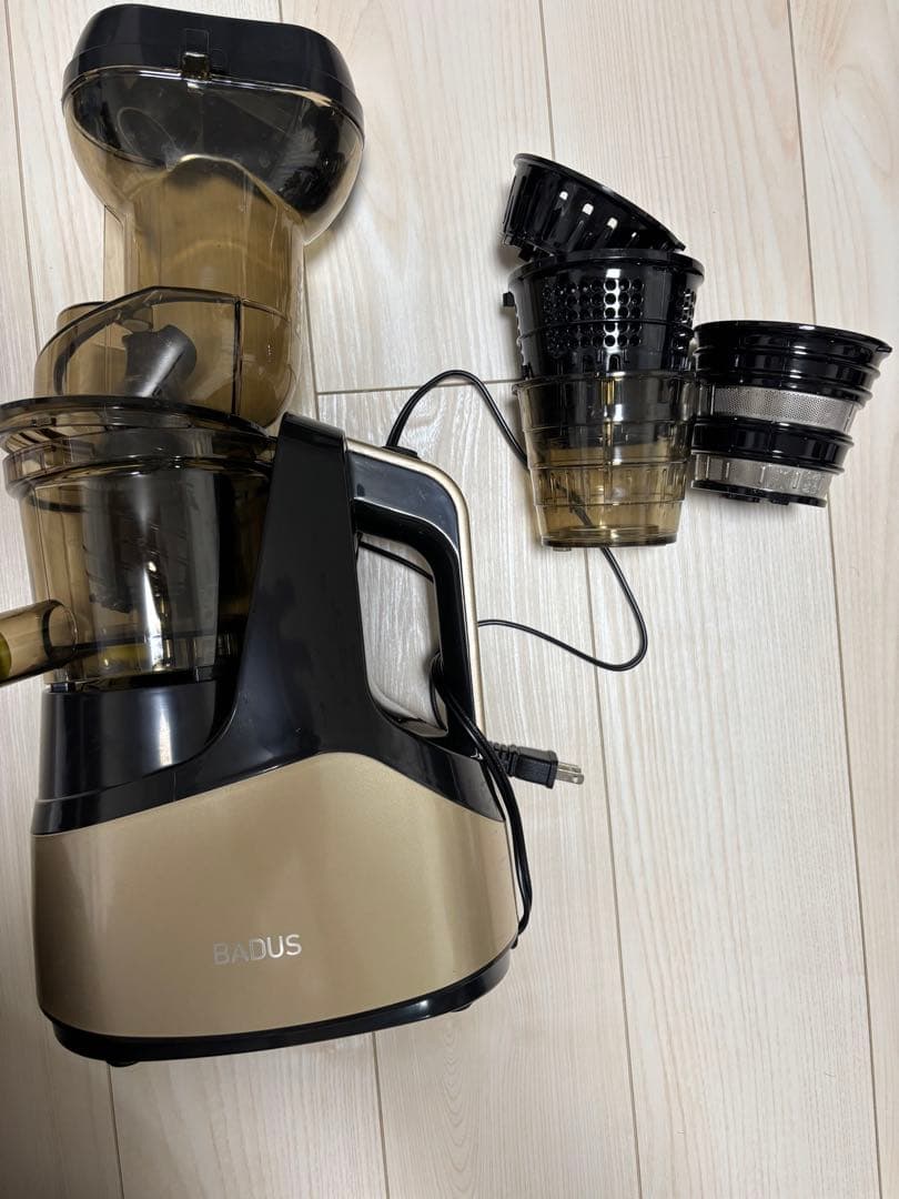 BADUS ジューサー JE-B03B 150W ゴールド/ブラック