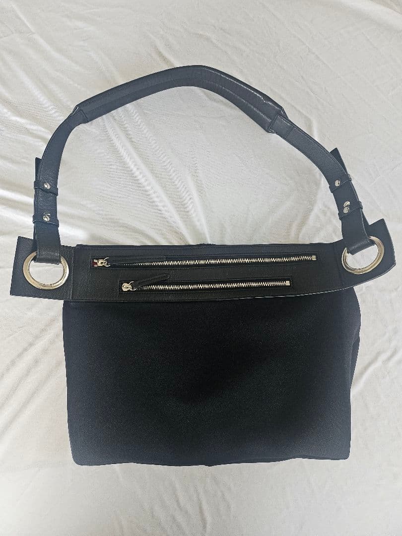 美品　kawa-kawa　ボディバッグLサイズ