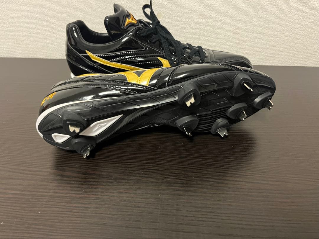 （値下げ交渉可）元日ハム　Mizuno ブラック/イエロー スパイク
