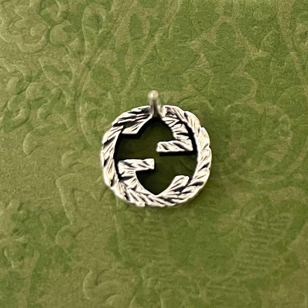 【極美品】グッチ　インターロッキングピアス片耳　メンズ/レディース　アラベスク