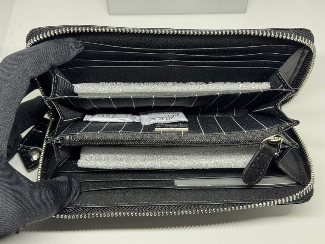 【新品未使用】Vivienne Westwood ブラック 長財布