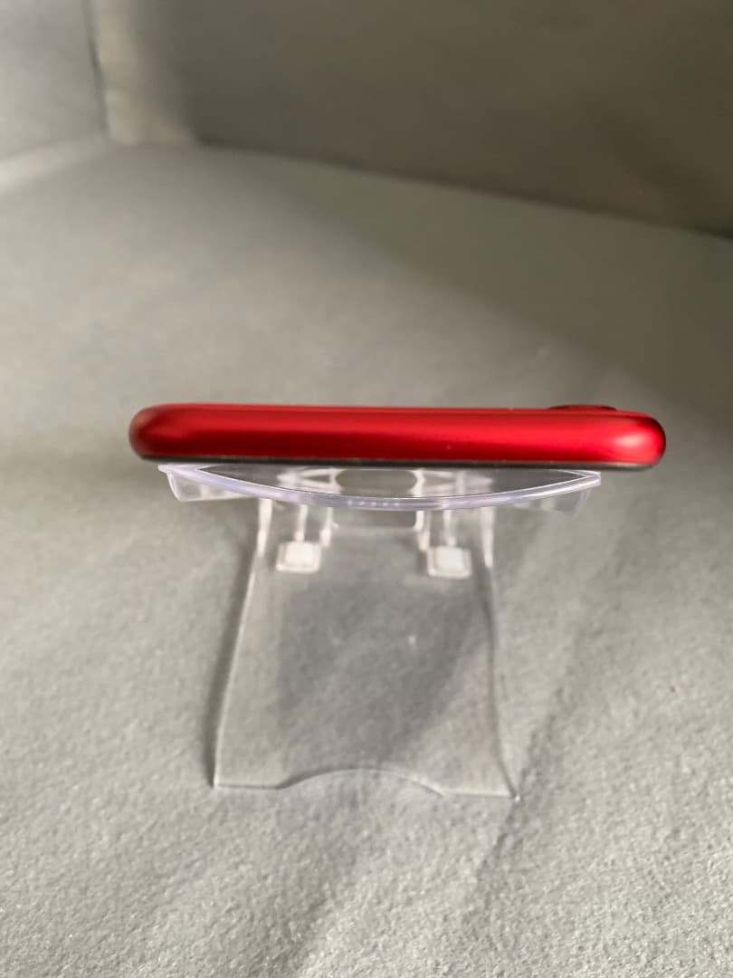 超美品　国内版　SIMフリー　iPhoneSE 第二世代　128GB レッド色