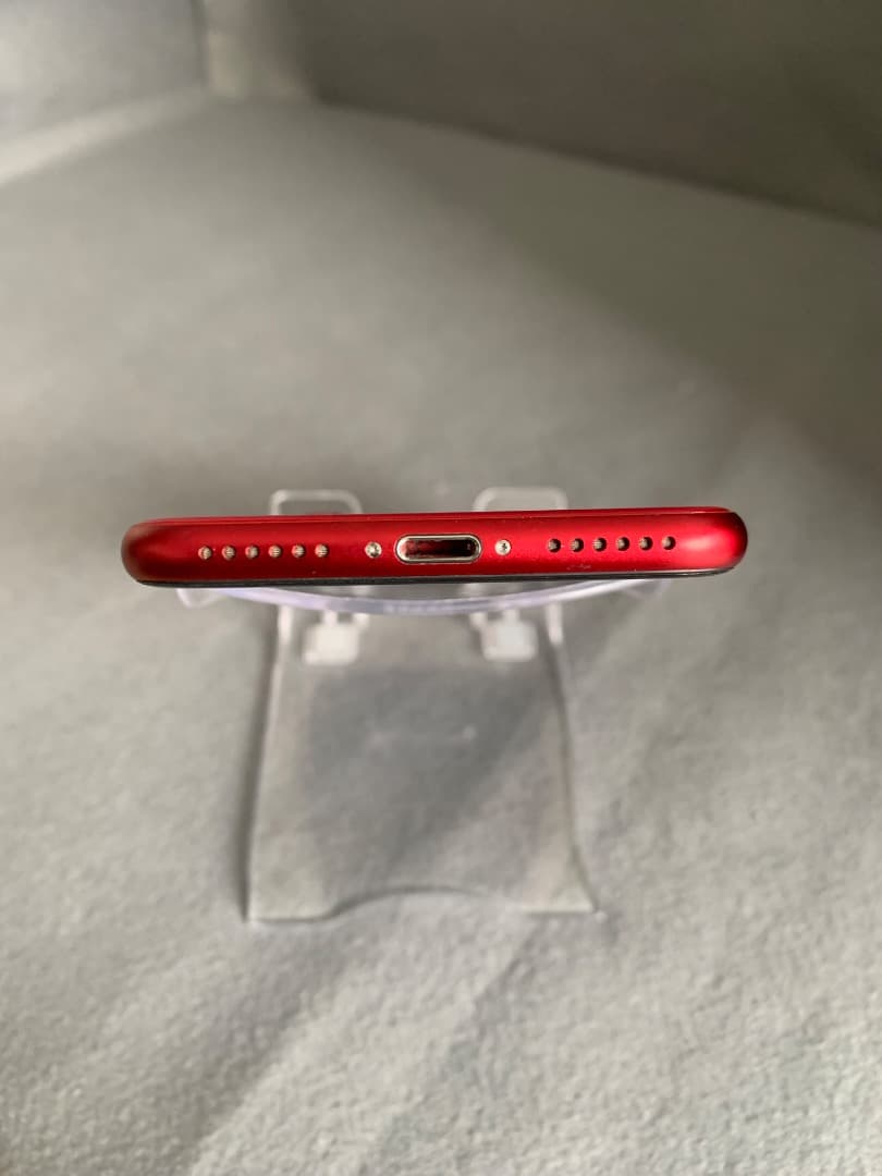 超美品　国内版　SIMフリー　iPhoneSE 第二世代　128GB レッド色