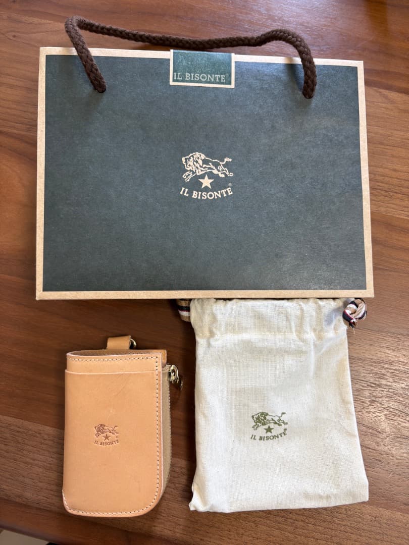 め*そ様 イルビゾンテ L字型ファスナーキーケース