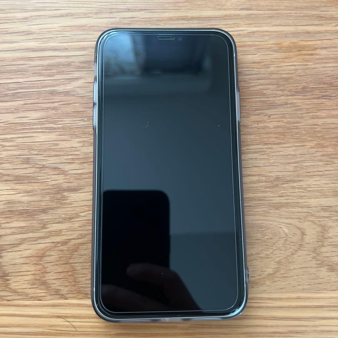 Apple iPhone 11 本体　白