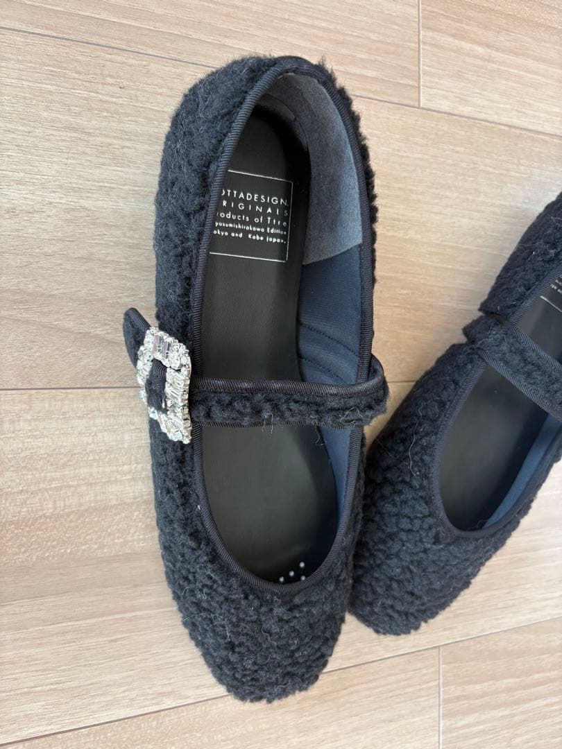 LOTTADESIGN ファー素材 ビジュー付きフラットシューズ