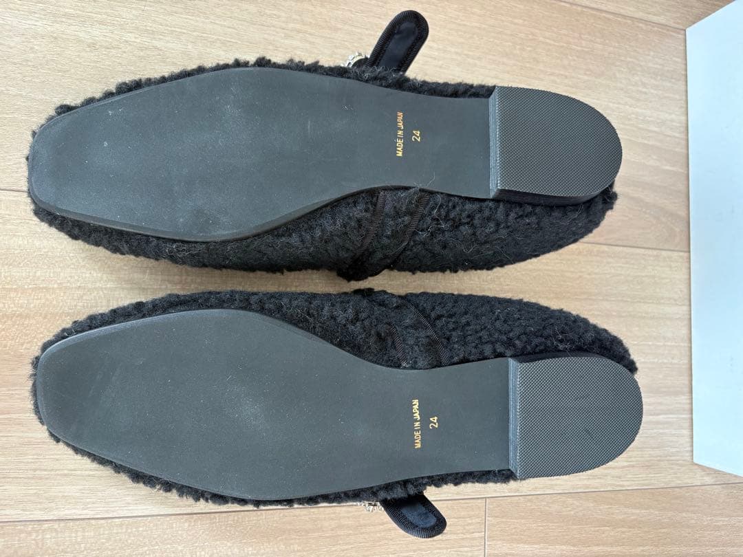 LOTTADESIGN ファー素材 ビジュー付きフラットシューズ