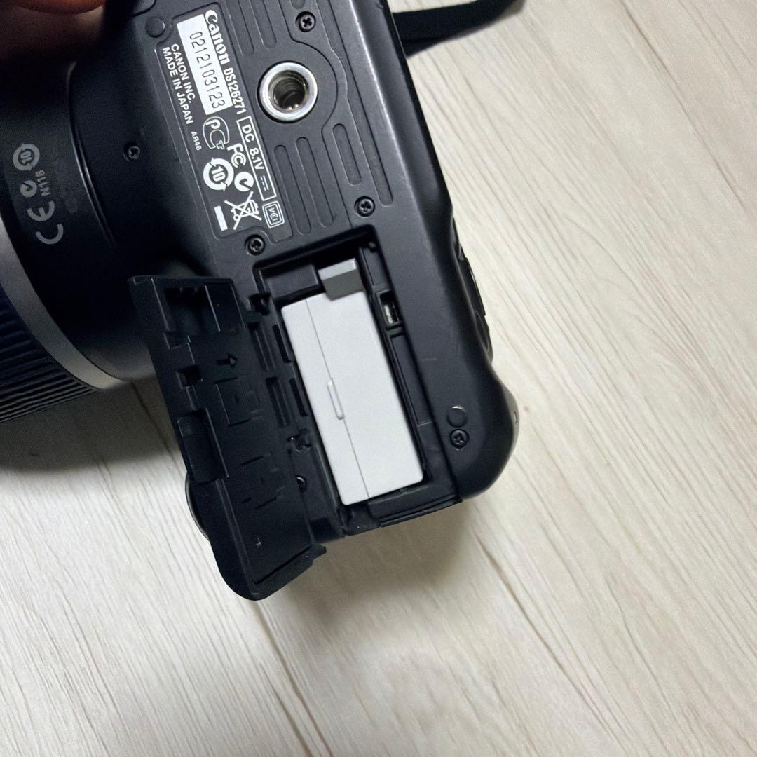 Canon 一眼レフカメラ(DS126271)　充電器付き