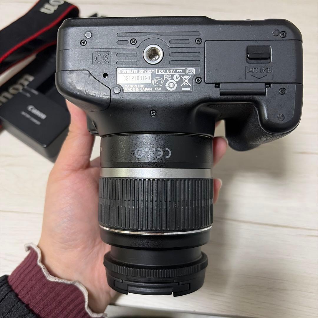 Canon 一眼レフカメラ(DS126271)　充電器付き