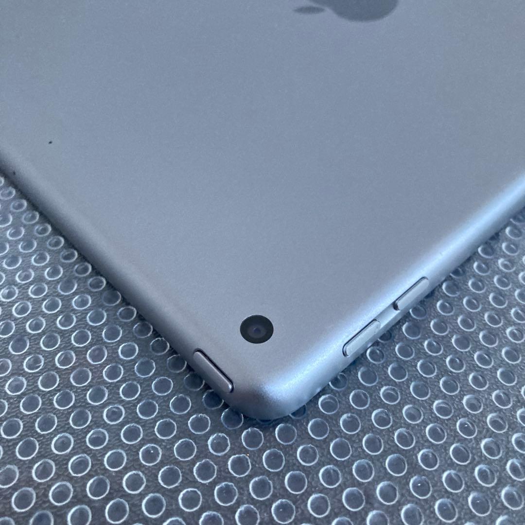 3556【早い者勝ち】美品☆iPad6 第6世代 32GB WIFIモデル☆