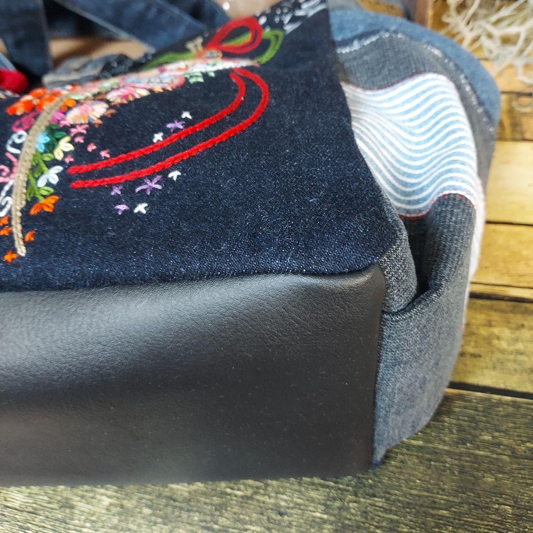 【Kal】大きな刺繍デニムバック　No.651　デニムリメイク　特大バック