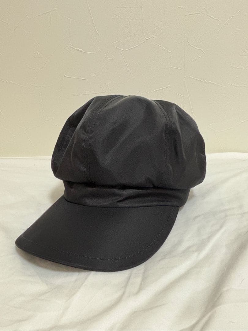 PRADA Re-Nylon ニュースボーイキャップ