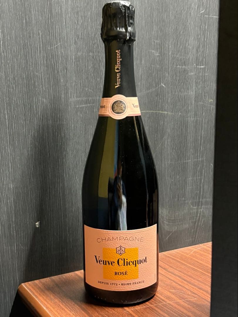 【ヴーヴクリコ ローズラベル シャンパン 750ml 箱無し】