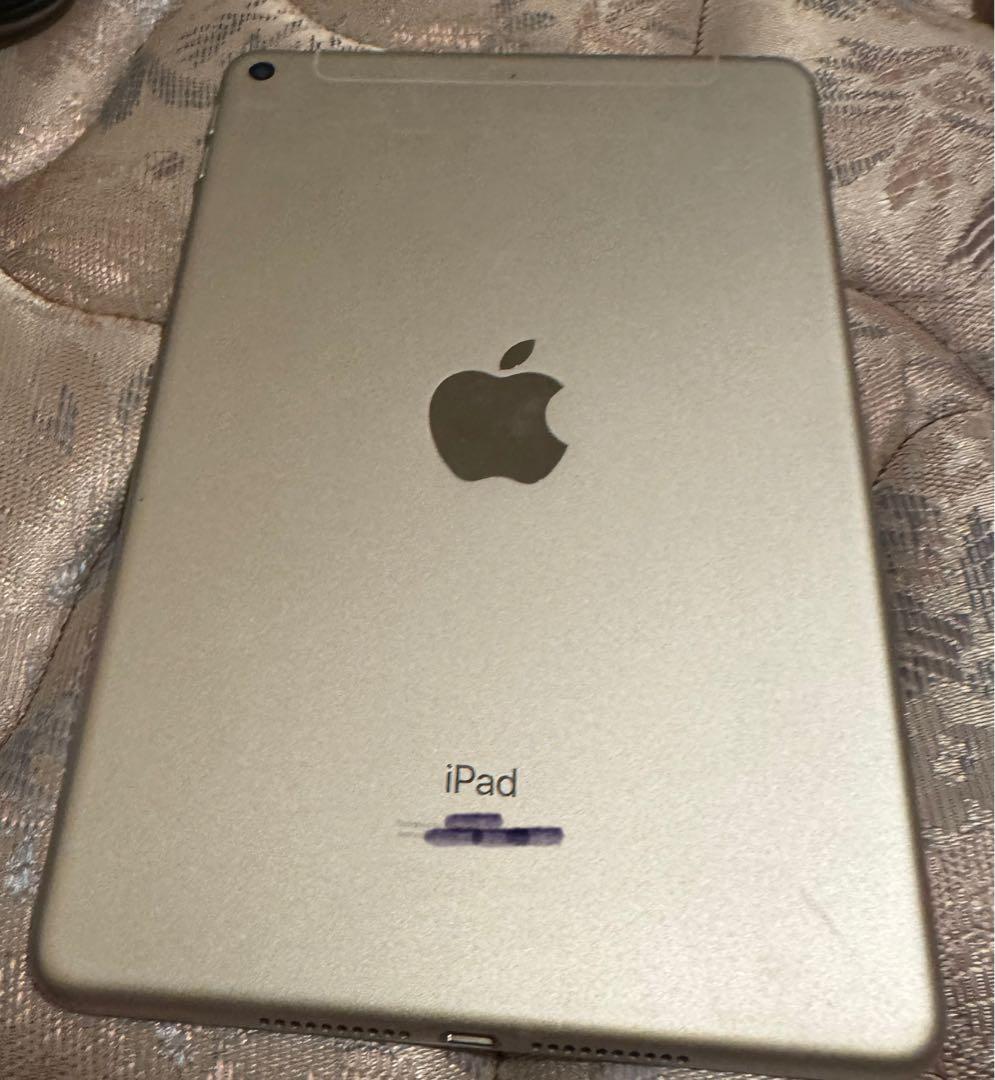 美品　iPad mini 64GBホワイト 本体 第5世代　セルラータイプ