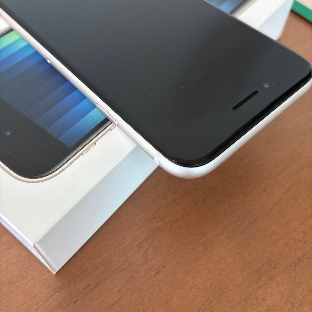 Apple iPhone SE (第3世代) スターライト６４GB