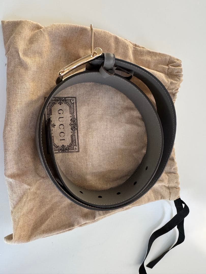 GUCCI グレー レザー ベルト