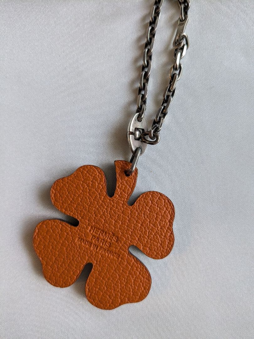 美品 HERMES クローバー チャーム