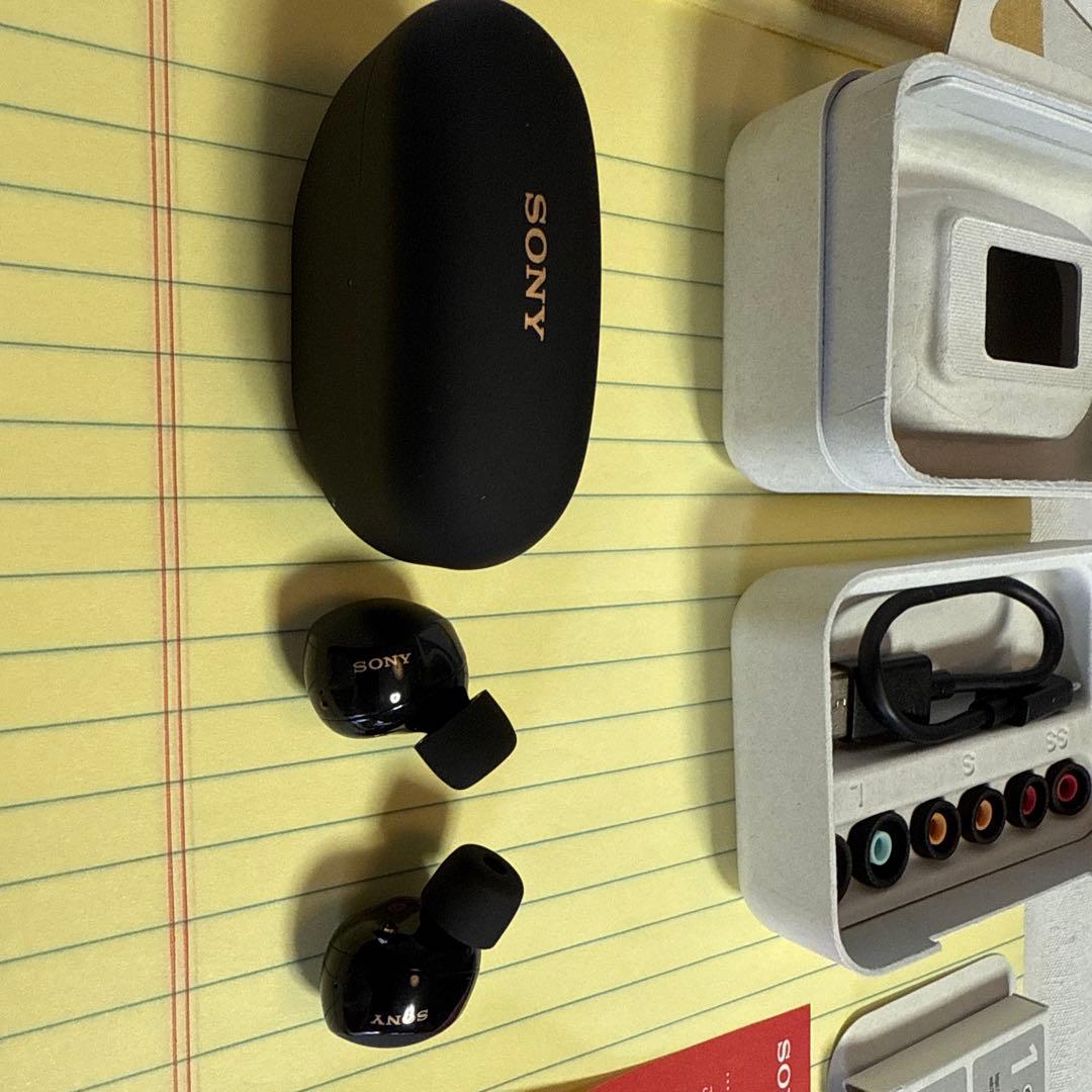 SONY ワイヤレスイヤホン 充電ケース付き　WF−1000XM5 超美品です‼️