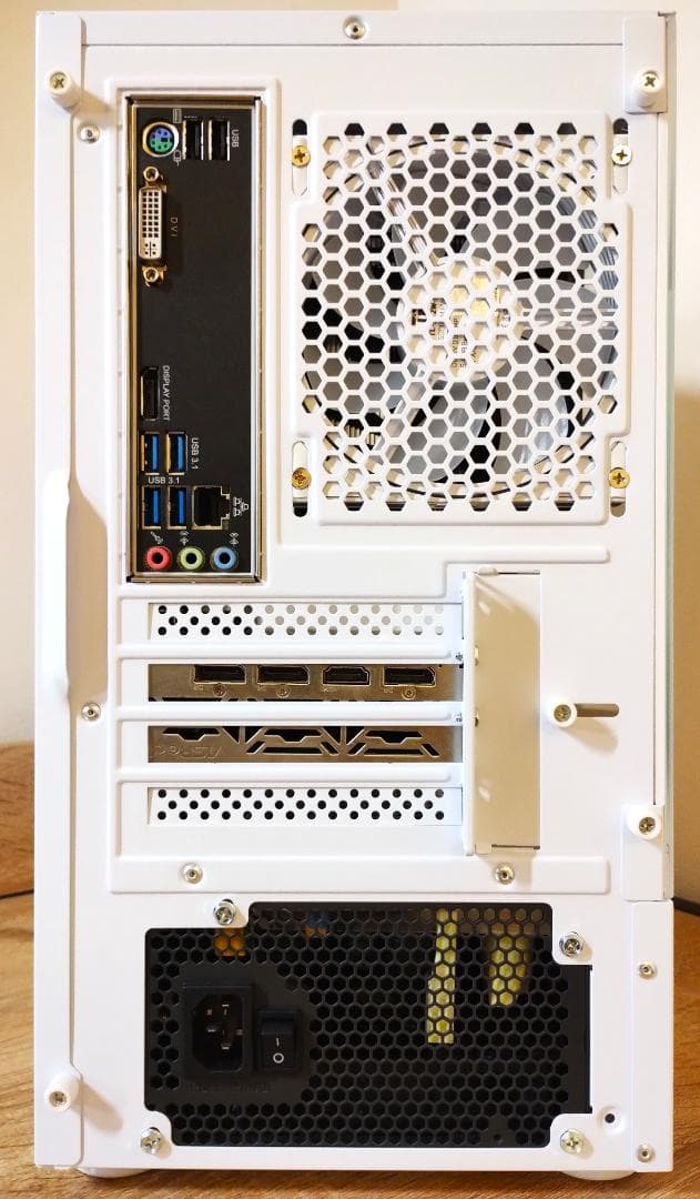 ゲーミングPC/Core i7 8700K/RX6600/SSD 1TB