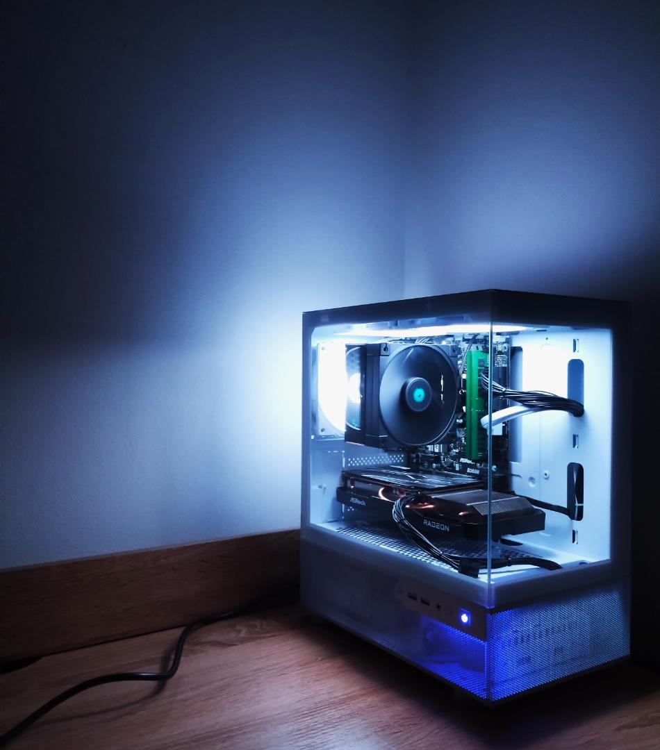 ゲーミングPC/Core i7 8700K/RX6600/SSD 1TB