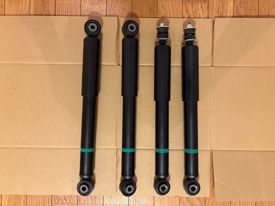 ジムニーシエラ　ショックアブソーバー　サスペンションコイル　ラテラルロッドセット