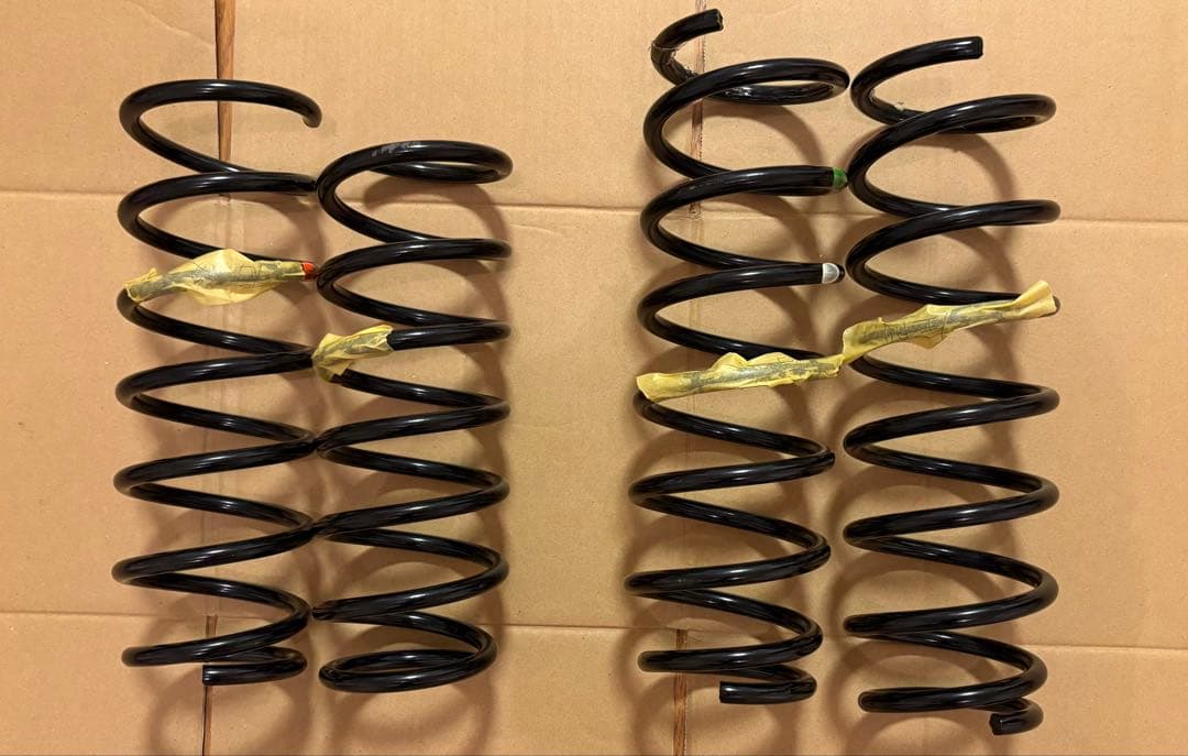 ジムニーシエラ　ショックアブソーバー　サスペンションコイル　ラテラルロッドセット