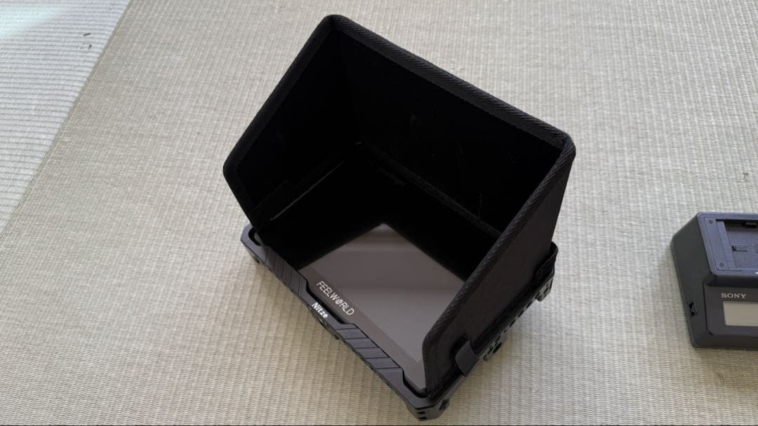 Feelworld LUT7 PRO 7インチ　+ Nitzeケージ