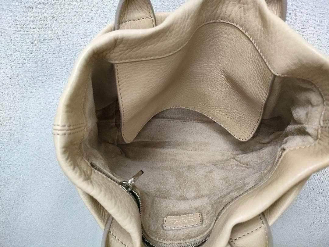 ヒロフ　レザー　ハンドバッグ　ベージュ