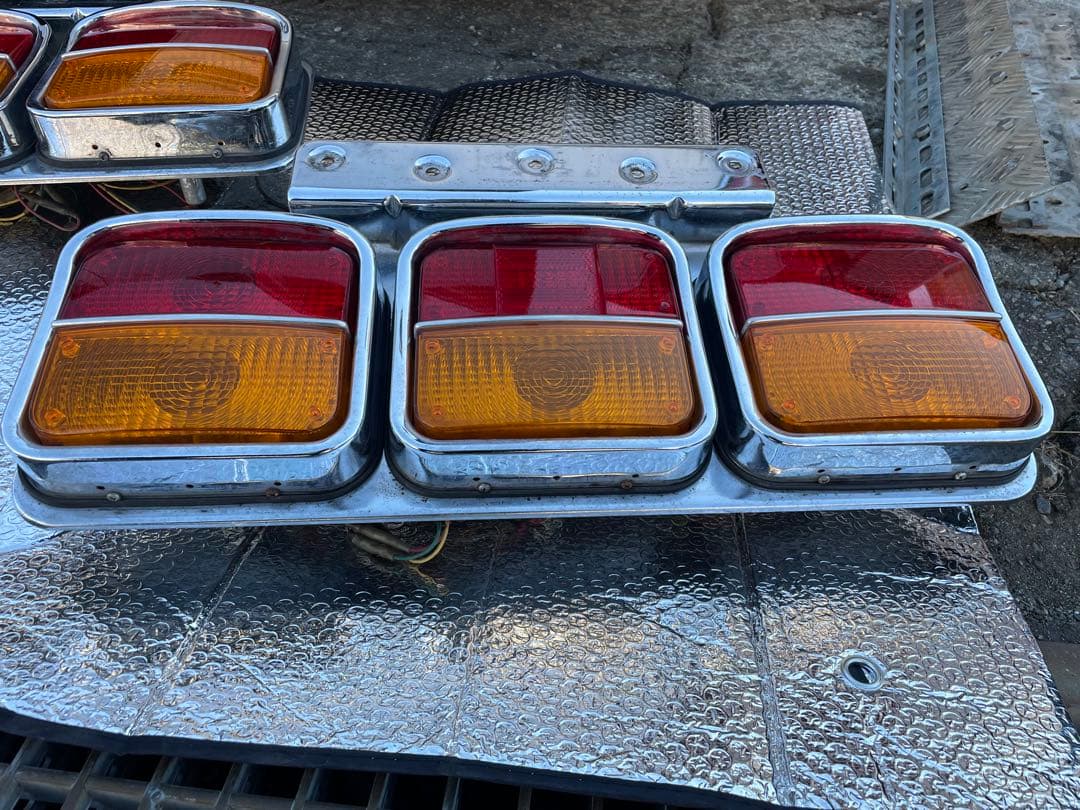 アローテール　トラック　デコトラ　テールランプ　バステール