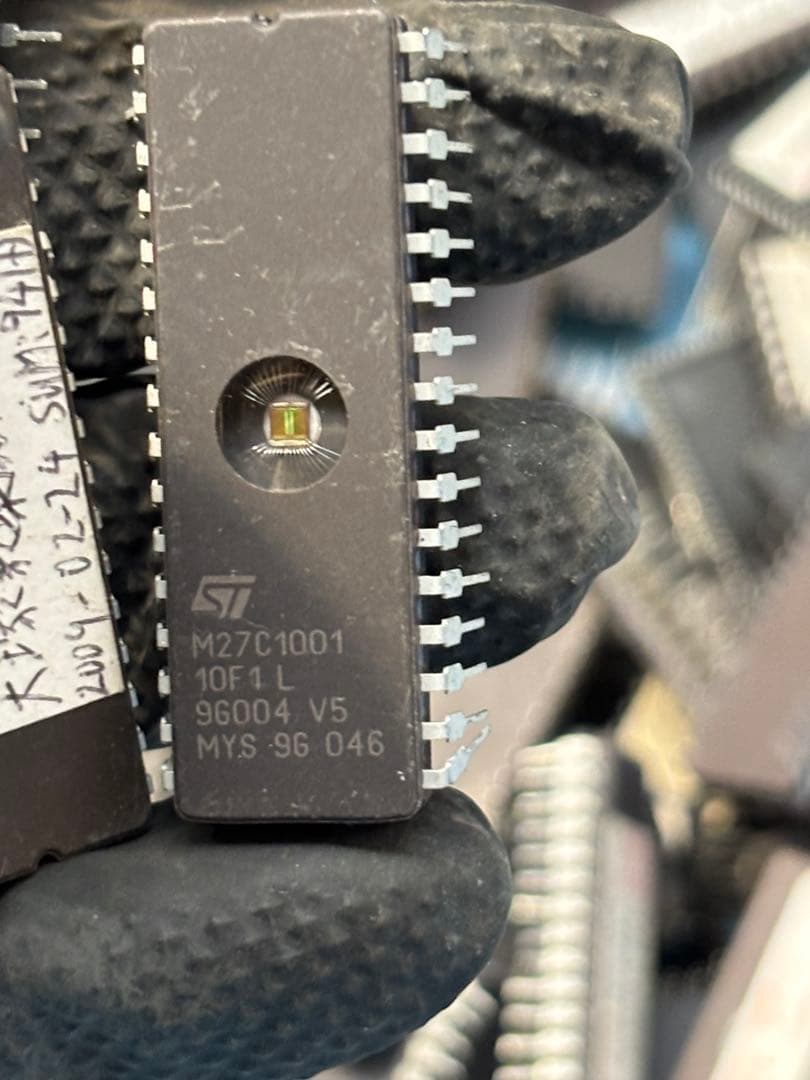 ジャンク品。まとめてICチップ(約2キロ)