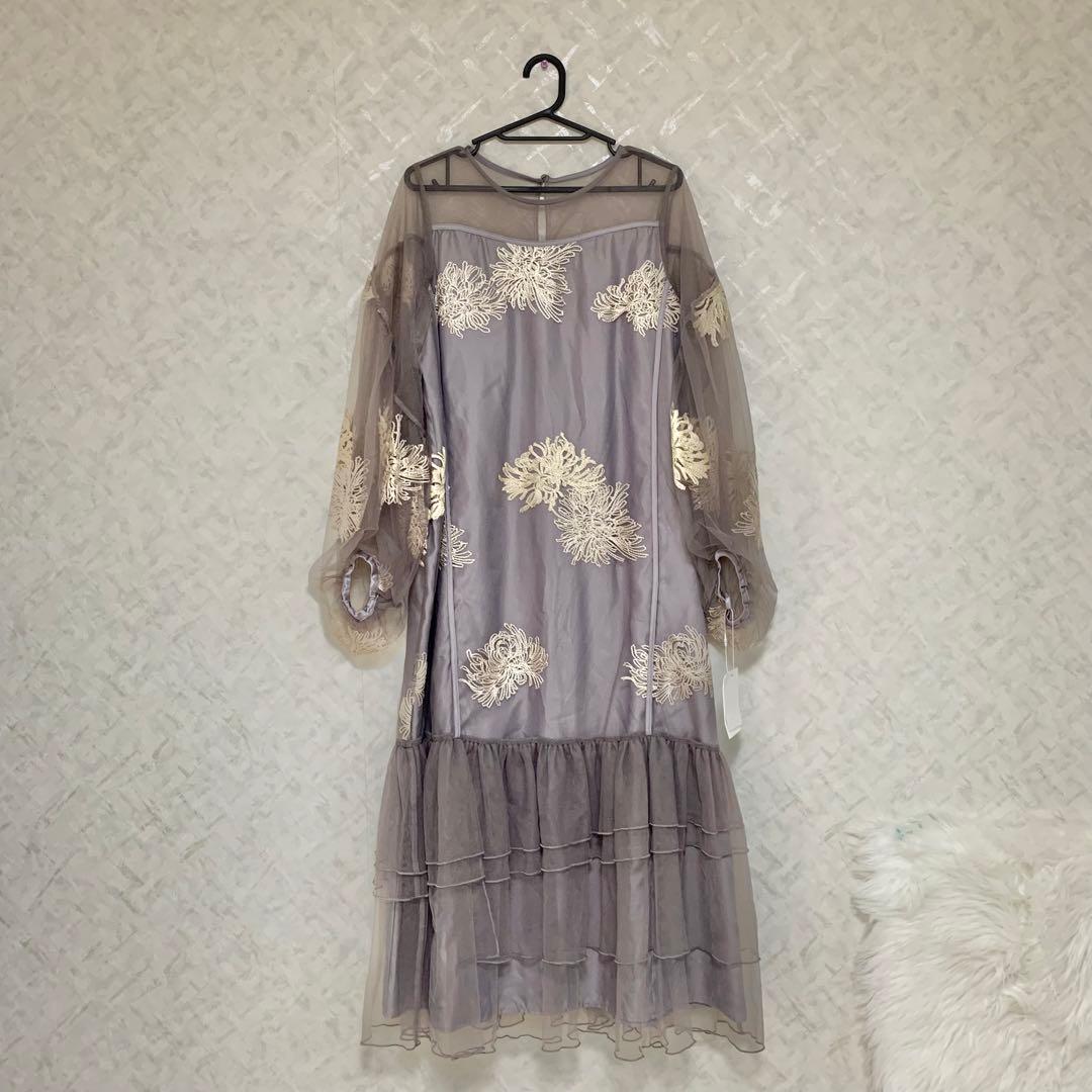 週末限定値下げ　niana フラワー 刺繍ティアードフリルドレス Aライン