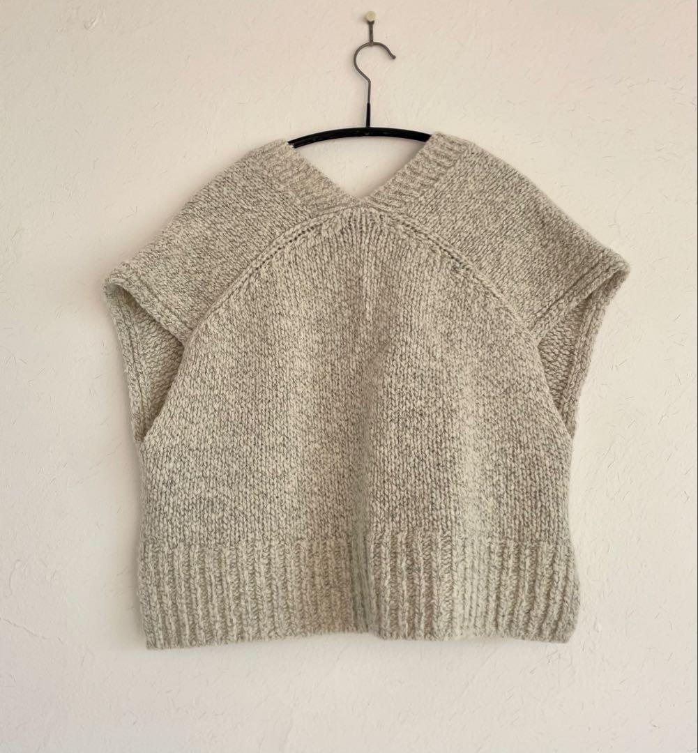 TICCA ティッカ　Vネックニットベスト　OFFWHITE