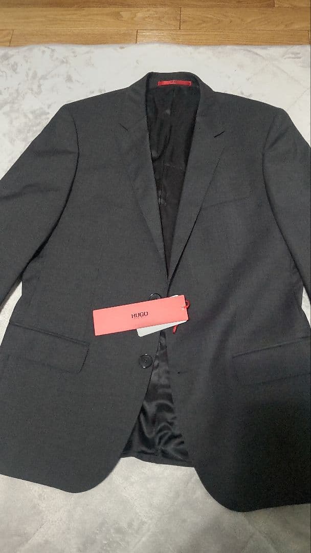 ★新品未着用★　HUGO BOSSダークグレー ジャケット　サイズ48