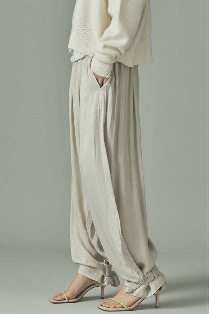 【未使用】curensology サテンタックパンツ 36