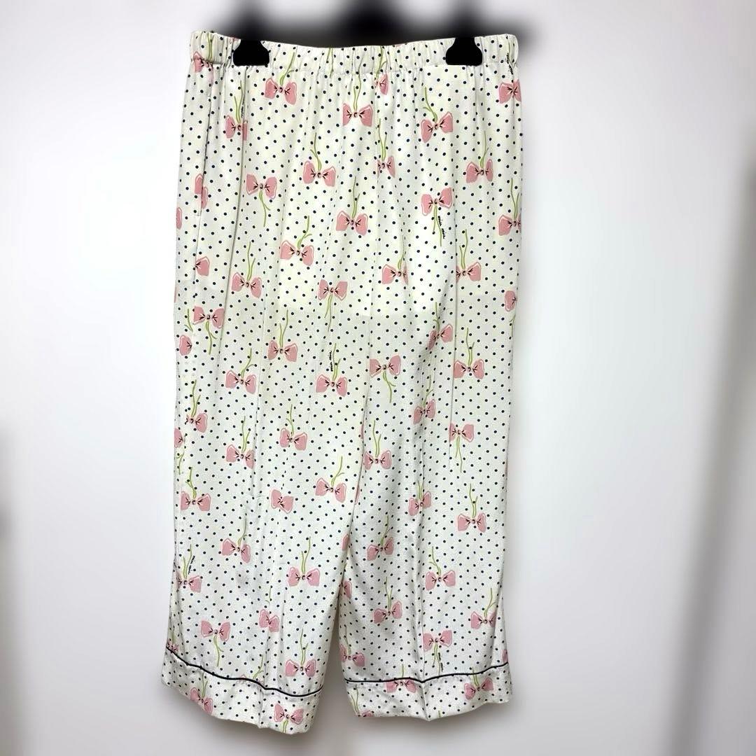 【新品未使用】miumiuパンツ